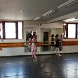 Tsuga Ballet Studio Chihashi School of Ballet