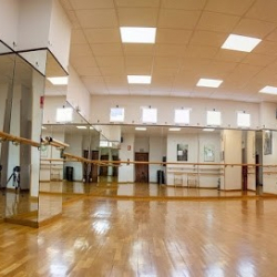Gloria Solís dance academy