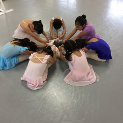 Akiko School of Ballet